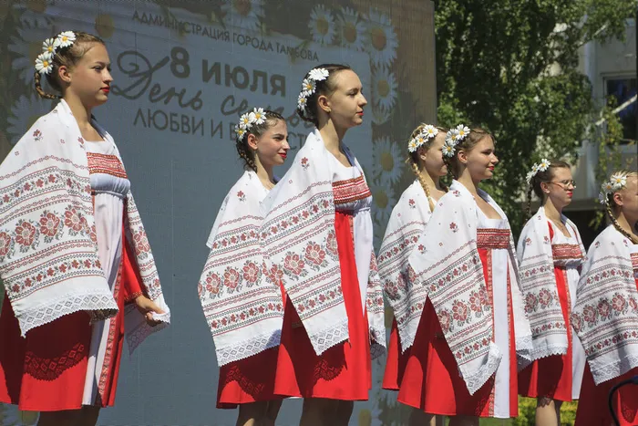 08.07.2026. «Ассамблея семейной жизни» в Сквере Музыкантов: встреча молодых семей в русском стиле «Семья – начало всех начал».