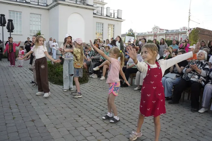 30.08.2026. Праздничная концертная программа детских коллективов ДК «До свидания, лето, здравствуй, школа!».