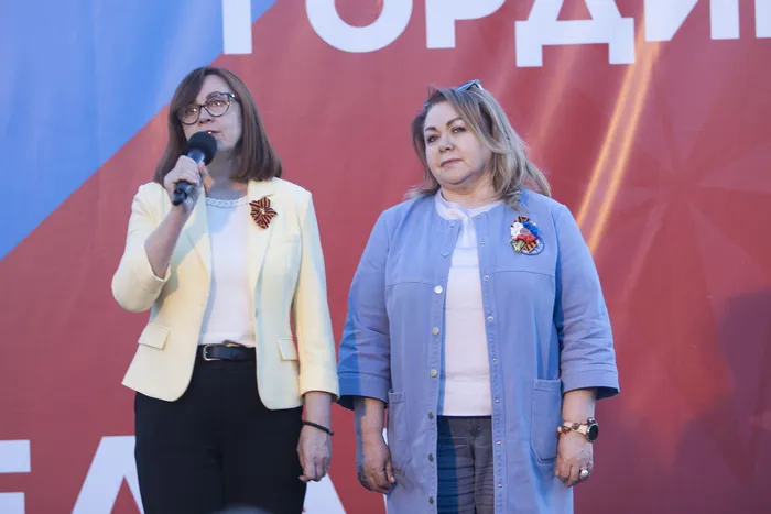 07.05.2026.  Праздничный концерт творческих коллективов ДК «Великая Победа» в сквере имени В. Сенько