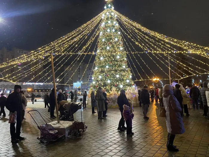 28.12.2025. Новогодняя программа «Тамбовское Лукоморье» на уличной площадке ЛДС «Кристалл»