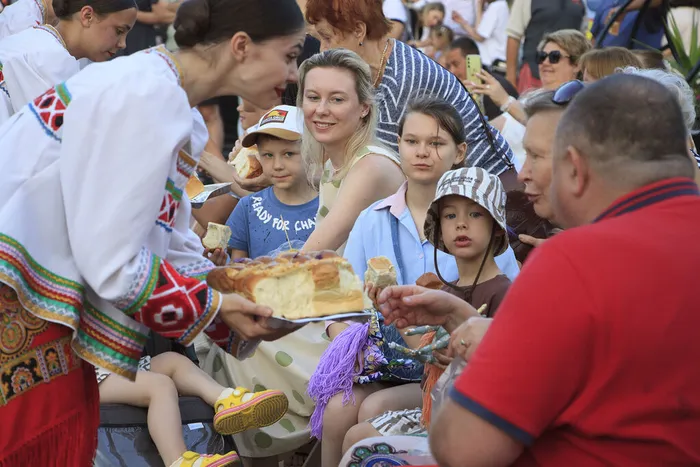 08.07.2026. «Ассамблея семейной жизни» в Сквере Музыкантов: праздничная концертная программа «В сердце живет любовь».