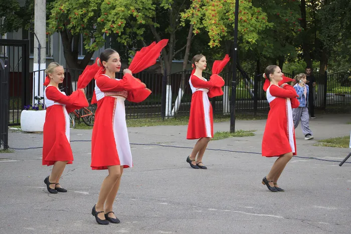 15.08.2026. Праздничная концертная программа «Дружно величаем, три Спаса отмечаем» в сквере «Школьный»