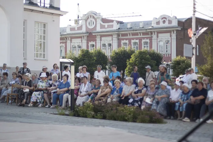 01.07.2026. Культурное пространство «У «Знамёнки»: концертная программа вокального ансамбля «Русский романс» - «О, этот дивный мир…»