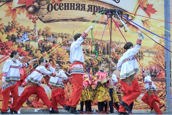 10.10.2026. Большая осенняя ярмарка у ЛДС «Кристалл».