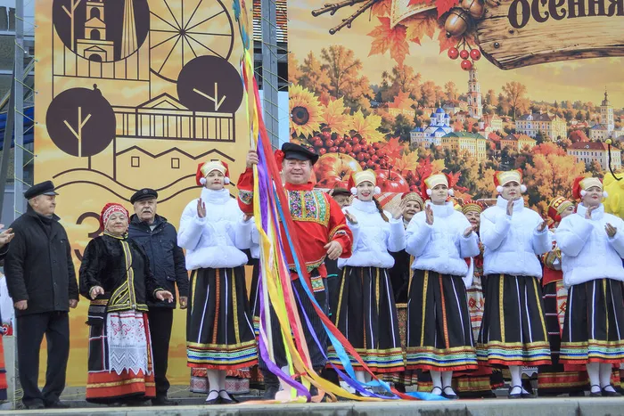 10.10.2026. Большая осенняя ярмарка у ЛДС «Кристалл».