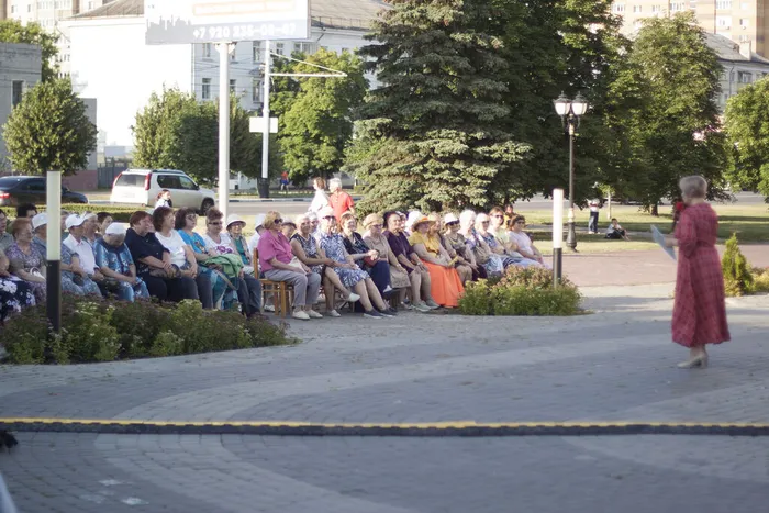 01.07.2026. Культурное пространство «У «Знамёнки»: концертная программа вокального ансамбля «Русский романс» - «О, этот дивный мир…»