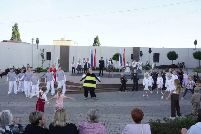 30.08.2026. Праздничная концертная программа детских коллективов ДК «До свидания, лето, здравствуй, школа!».