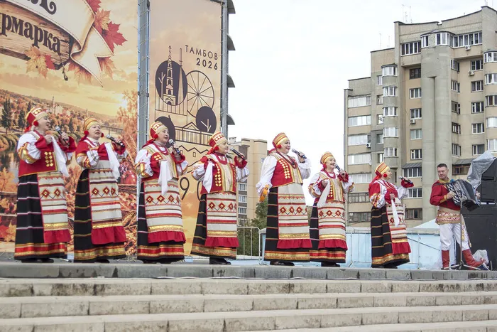 10.10.2026. Большая осенняя ярмарка у ЛДС «Кристалл».