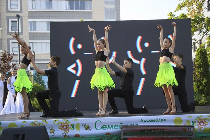 08.07.2026. «Ассамблея семейной жизни» в Сквере Музыкантов: праздничная концертная программа «В сердце живет любовь».