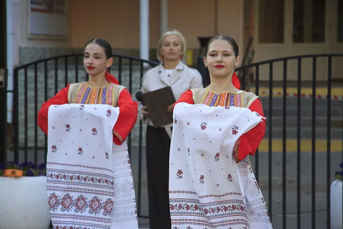15.08.2026. Праздничная концертная программа «Дружно величаем, три Спаса отмечаем» в сквере «Школьный»
