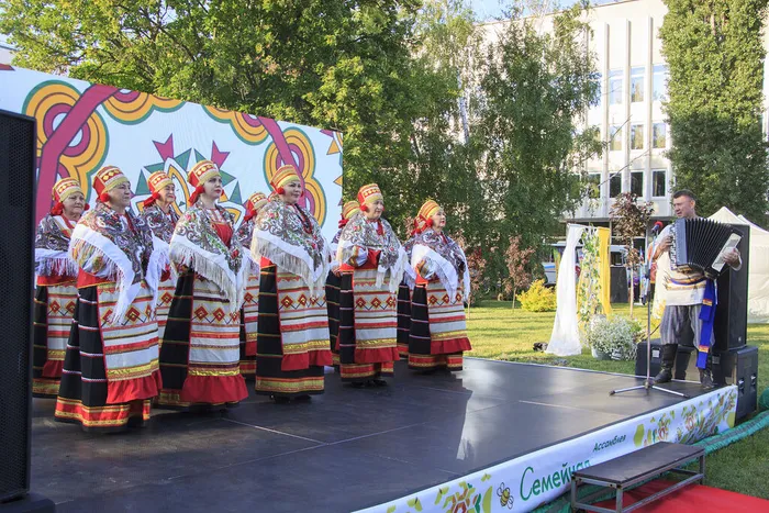 08.07.2026. «Ассамблея семейной жизни» в Сквере Музыкантов: праздничная концертная программа «В сердце живет любовь».
