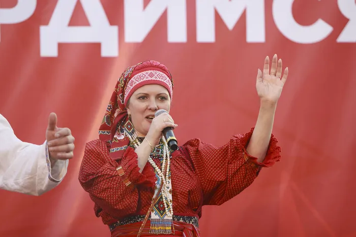 07.05.2026.  Праздничный концерт творческих коллективов ДК «Великая Победа» в сквере имени В. Сенько