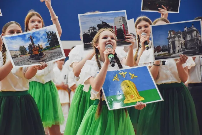 Выступление вокально-эстрадной студии «Мелодия» на открытии XXIII -го Фестиваля боевых единоборств, 31.03.2026