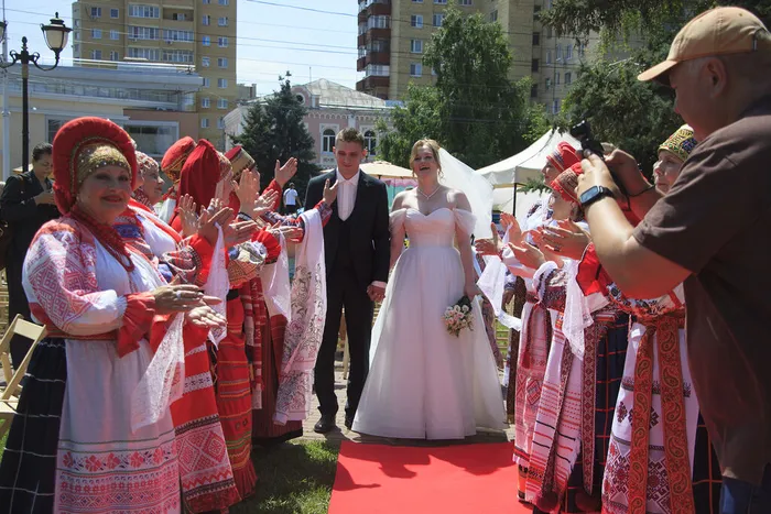 08.07.2026. «Ассамблея семейной жизни» в Сквере Музыкантов: встреча молодых семей в русском стиле «Семья – начало всех начал».