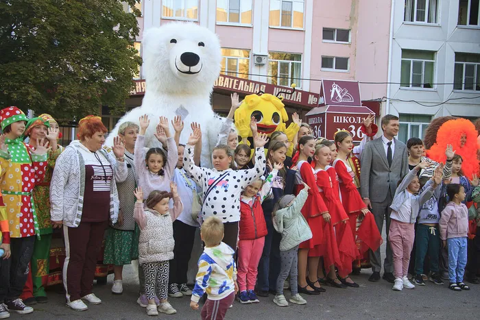 15.08.2026. Праздничная концертная программа «Дружно величаем, три Спаса отмечаем» в сквере «Школьный»