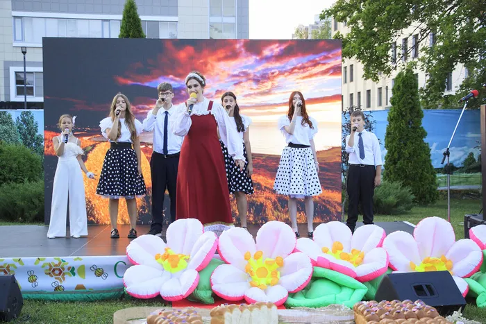 08.07.2026. «Ассамблея семейной жизни» в Сквере Музыкантов: праздничная концертная программа «В сердце живет любовь».