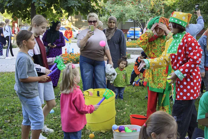 15.08.2026. Праздничная концертная программа «Дружно величаем, три Спаса отмечаем» в сквере «Школьный»