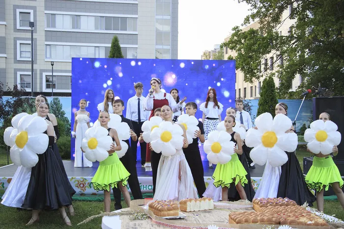 08.07.2026. «Ассамблея семейной жизни» в Сквере Музыкантов: праздничная концертная программа «В сердце живет любовь».