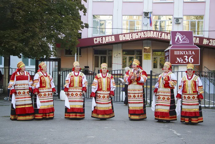 15.08.2026. Праздничная концертная программа «Дружно величаем, три Спаса отмечаем» в сквере «Школьный»